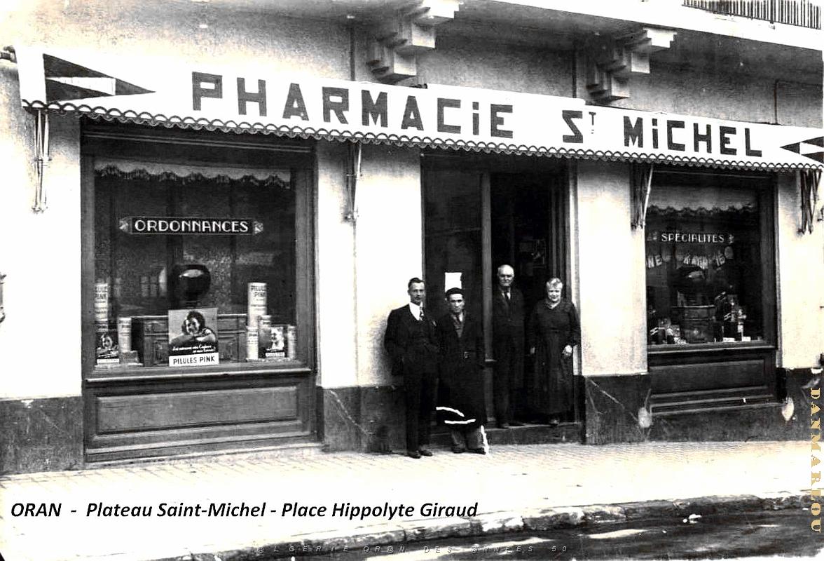 Oran-Plateau Saint-Michel - Place Hippolyte-Giraud - Pharmacie.jpg
